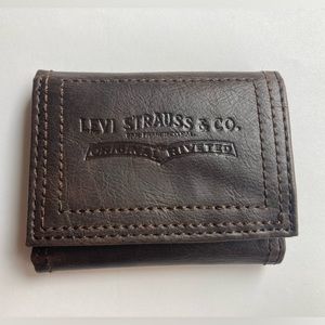 Levi’s Trifold Vintage Leather Wallet